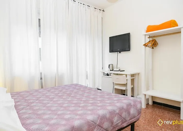 Lia Rooms 3